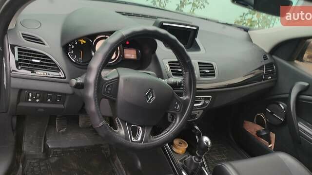 Сірий Рено Меган, об'ємом двигуна 1.46 л та пробігом 390 тис. км за 7700 $, фото 6 на Automoto.ua