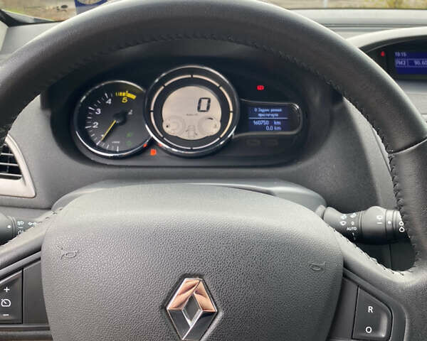 Серый Рено Меган, объемом двигателя 1.46 л и пробегом 183 тыс. км за 9300 $, фото 27 на Automoto.ua