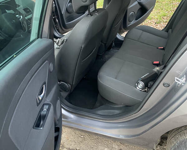 Серый Рено Меган, объемом двигателя 1.5 л и пробегом 222 тыс. км за 7750 $, фото 12 на Automoto.ua