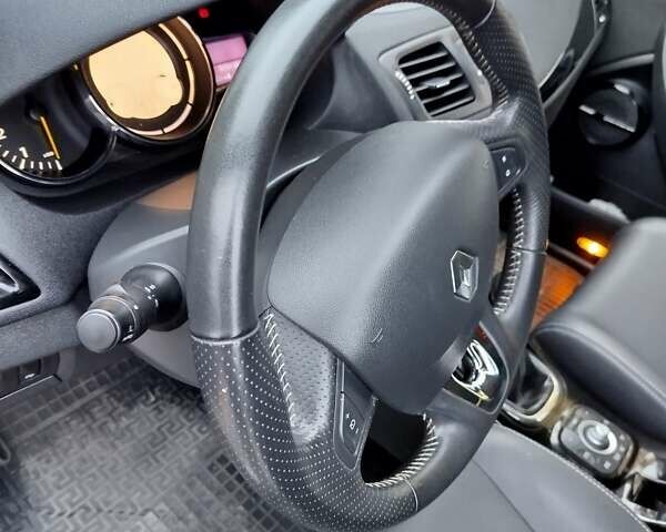 Сірий Рено Меган, об'ємом двигуна 1.46 л та пробігом 270 тис. км за 9100 $, фото 14 на Automoto.ua