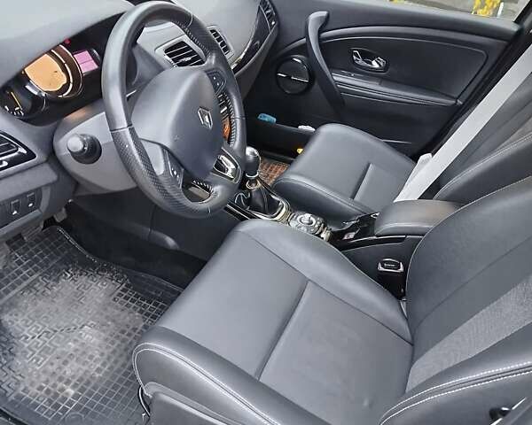 Сірий Рено Меган, об'ємом двигуна 1.46 л та пробігом 270 тис. км за 9100 $, фото 17 на Automoto.ua