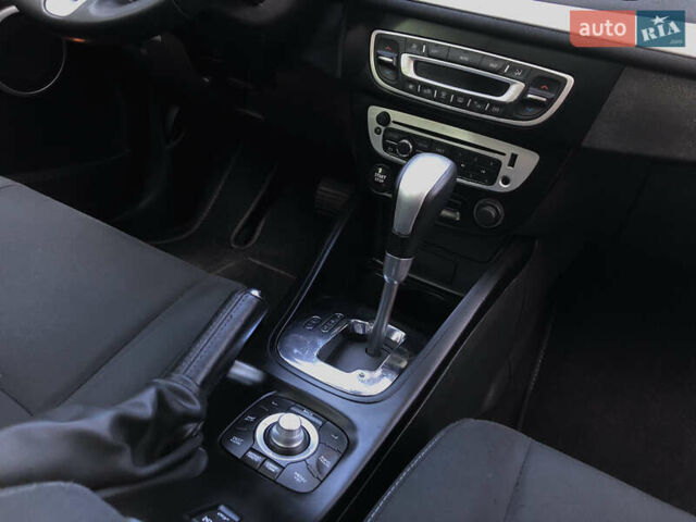 Серый Рено Меган, объемом двигателя 1.5 л и пробегом 256 тыс. км за 8350 $, фото 77 на Automoto.ua