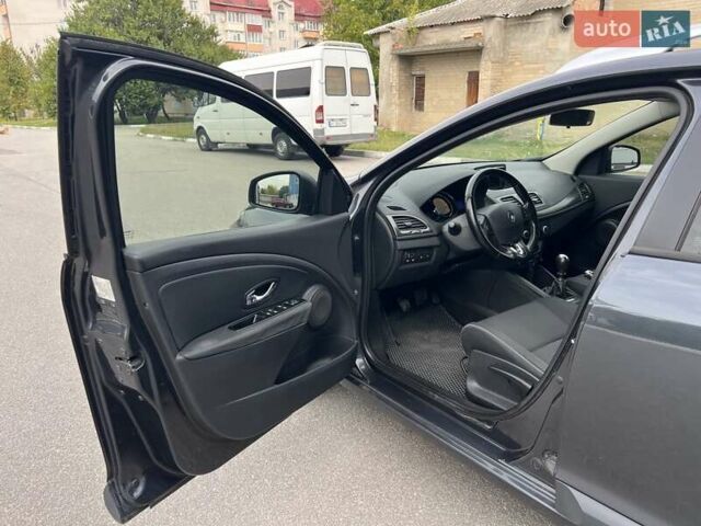 Серый Рено Меган, объемом двигателя 1.5 л и пробегом 270 тыс. км за 7500 $, фото 12 на Automoto.ua