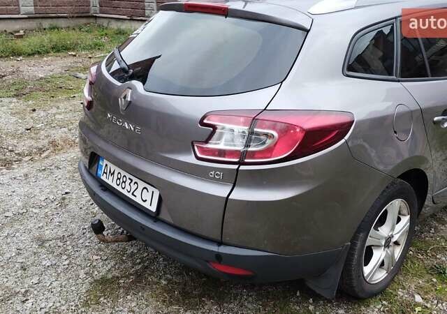 Серый Рено Меган, объемом двигателя 1.5 л и пробегом 250 тыс. км за 8100 $, фото 5 на Automoto.ua