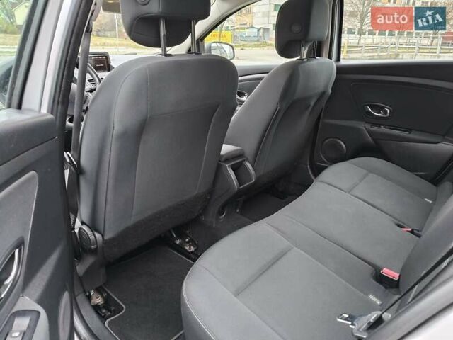 Сірий Рено Меган, об'ємом двигуна 1.5 л та пробігом 235 тис. км за 8899 $, фото 16 на Automoto.ua