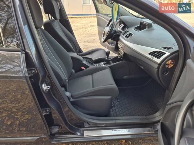 Сірий Рено Меган, об'ємом двигуна 1.5 л та пробігом 302 тис. км за 7700 $, фото 22 на Automoto.ua