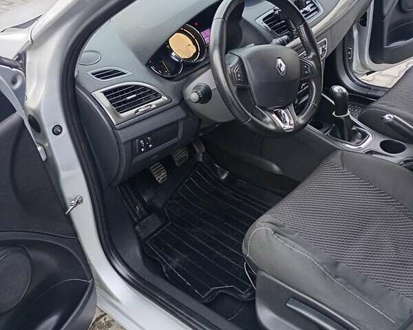 Серый Рено Меган, объемом двигателя 1.46 л и пробегом 244 тыс. км за 6500 $, фото 3 на Automoto.ua