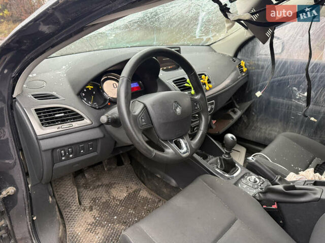 Серый Рено Меган, объемом двигателя 1.5 л и пробегом 249 тыс. км за 3200 $, фото 7 на Automoto.ua