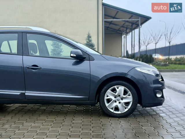 Сірий Рено Меган, об'ємом двигуна 1.6 л та пробігом 243 тис. км за 7499 $, фото 8 на Automoto.ua