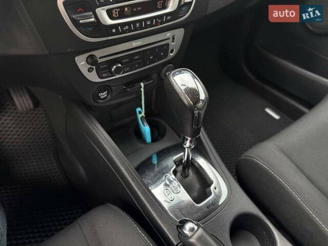 Серый Рено Меган, объемом двигателя 1.46 л и пробегом 253 тыс. км за 6400 $, фото 20 на Automoto.ua