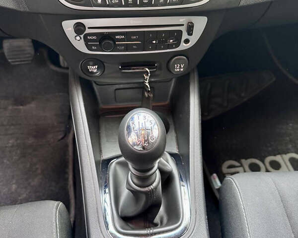 Сірий Рено Меган, об'ємом двигуна 1.46 л та пробігом 254 тис. км за 8900 $, фото 18 на Automoto.ua