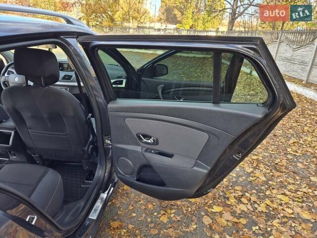 Сірий Рено Меган, об'ємом двигуна 1.5 л та пробігом 302 тис. км за 7700 $, фото 25 на Automoto.ua