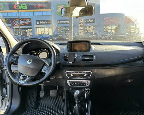 Серый Рено Меган, объемом двигателя 1.46 л и пробегом 261 тыс. км за 9100 $, фото 12 на Automoto.ua