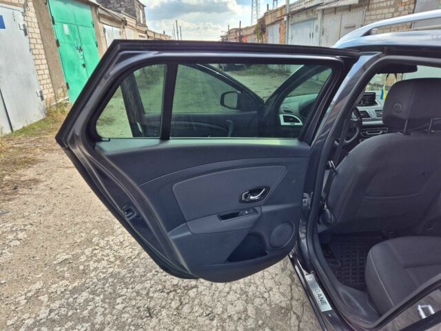 Сірий Рено Меган, об'ємом двигуна 1.5 л та пробігом 303 тис. км за 7150 $, фото 21 на Automoto.ua