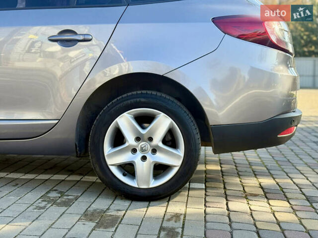 Серый Рено Меган, объемом двигателя 1.5 л и пробегом 243 тыс. км за 7999 $, фото 25 на Automoto.ua