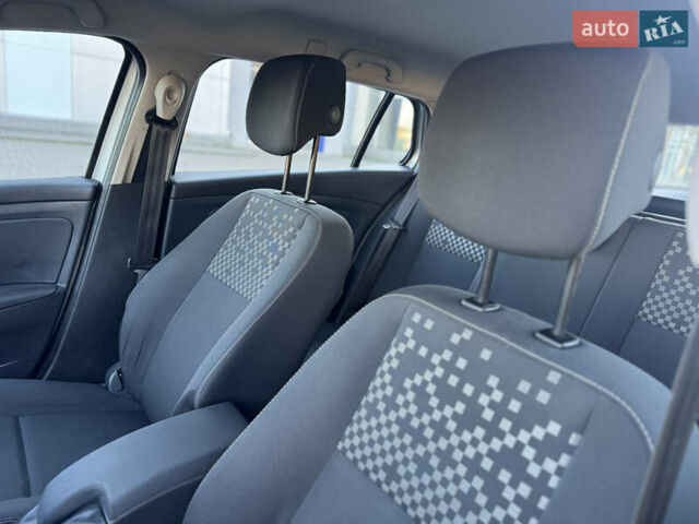 Сірий Рено Меган, об'ємом двигуна 1.5 л та пробігом 250 тис. км за 7250 $, фото 21 на Automoto.ua