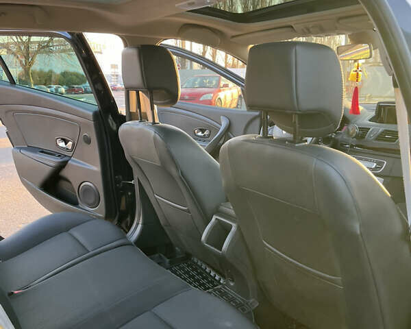 Серый Рено Меган, объемом двигателя 1.46 л и пробегом 230 тыс. км за 10000 $, фото 13 на Automoto.ua