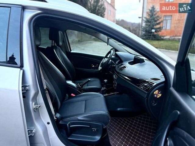 Сірий Рено Меган, об'ємом двигуна 1.6 л та пробігом 230 тис. км за 7700 $, фото 35 на Automoto.ua