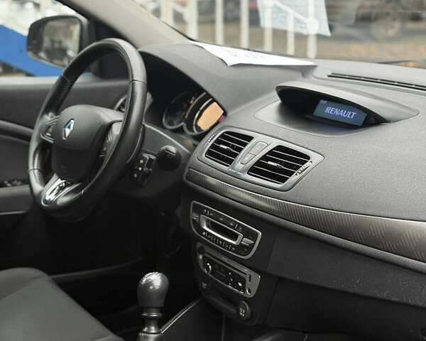 Серый Рено Меган, объемом двигателя 1.5 л и пробегом 224 тыс. км за 7700 $, фото 9 на Automoto.ua