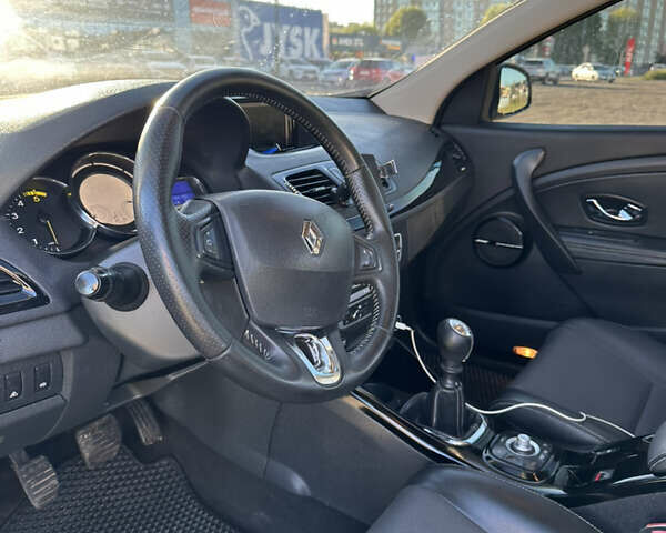 Серый Рено Меган, объемом двигателя 1.46 л и пробегом 261 тыс. км за 9100 $, фото 8 на Automoto.ua