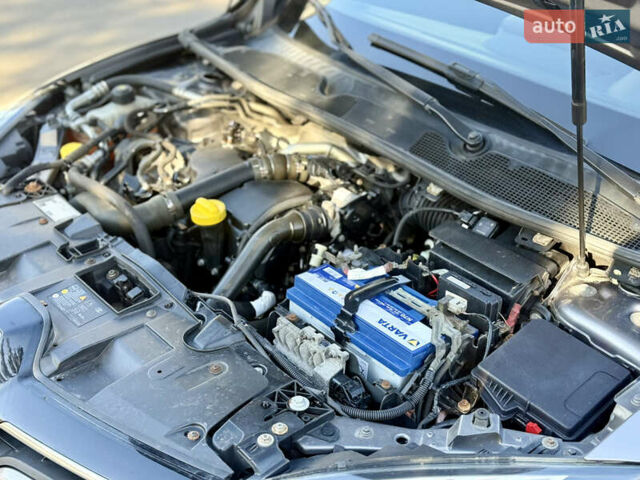 Серый Рено Меган, объемом двигателя 1.5 л и пробегом 243 тыс. км за 7999 $, фото 45 на Automoto.ua