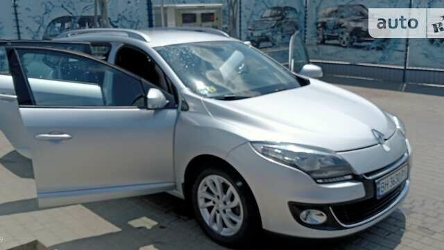 Сірий Рено Меган, об'ємом двигуна 1.46 л та пробігом 365 тис. км за 8300 $, фото 23 на Automoto.ua