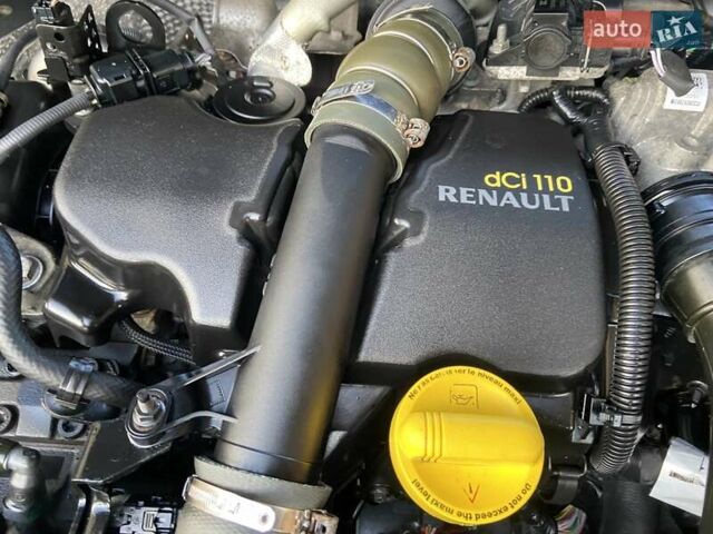 Серый Рено Меган, объемом двигателя 1.5 л и пробегом 194 тыс. км за 8850 $, фото 70 на Automoto.ua