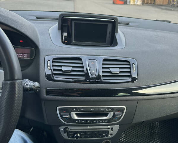 Сірий Рено Меган, об'ємом двигуна 1.6 л та пробігом 262 тис. км за 8200 $, фото 16 на Automoto.ua