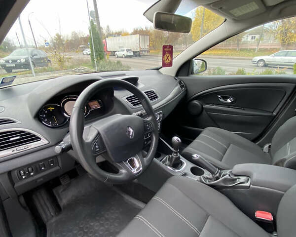 Серый Рено Меган, объемом двигателя 1.46 л и пробегом 183 тыс. км за 9300 $, фото 22 на Automoto.ua