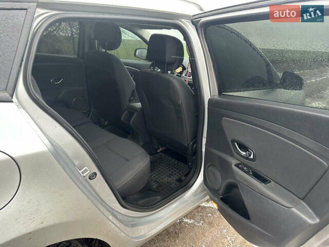 Серый Рено Меган, объемом двигателя 1.46 л и пробегом 236 тыс. км за 6650 $, фото 9 на Automoto.ua