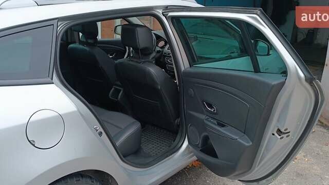 Рено Меган 2013 у Миколаєві на Automoto.ua Сірий Рено Меган, об'ємом двигуна 1.46 л та пробігом 212 тис. км за 8000 $, фото 1 на Automoto.ua