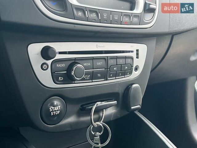 Серый Рено Меган, объемом двигателя 1.46 л и пробегом 230 тыс. км за 7470 $, фото 58 на Automoto.ua