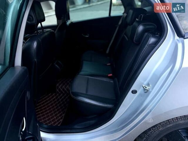 Сірий Рено Меган, об'ємом двигуна 1.6 л та пробігом 230 тис. км за 7700 $, фото 42 на Automoto.ua
