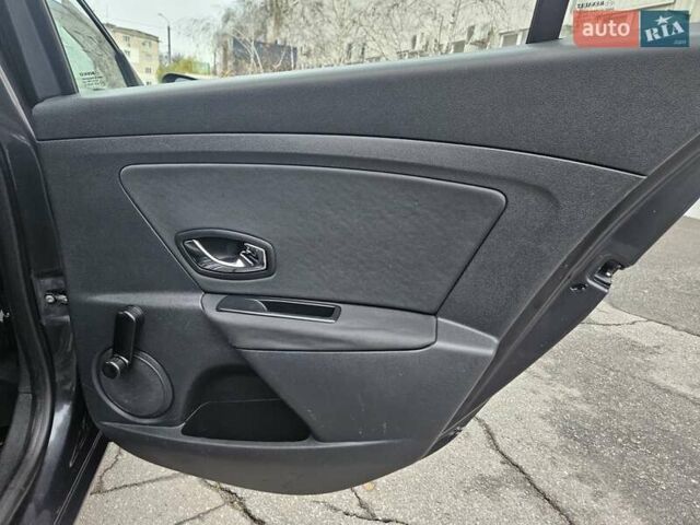 Серый Рено Меган, объемом двигателя 1.6 л и пробегом 173 тыс. км за 7450 $, фото 53 на Automoto.ua