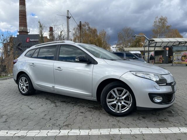 Рено Меган 2013 в Черновцах на Automoto.ua Серый Рено Меган, объемом двигателя 1.5 л и пробегом 255 тыс. км за 8280 $, фото 3 на Automoto.ua