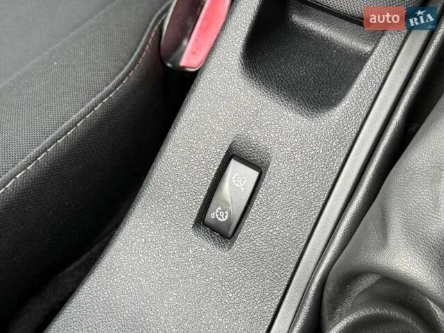 Серый Рено Меган, объемом двигателя 1.46 л и пробегом 253 тыс. км за 6400 $, фото 21 на Automoto.ua