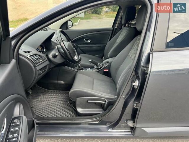 Серый Рено Меган, объемом двигателя 1.5 л и пробегом 270 тыс. км за 7500 $, фото 15 на Automoto.ua