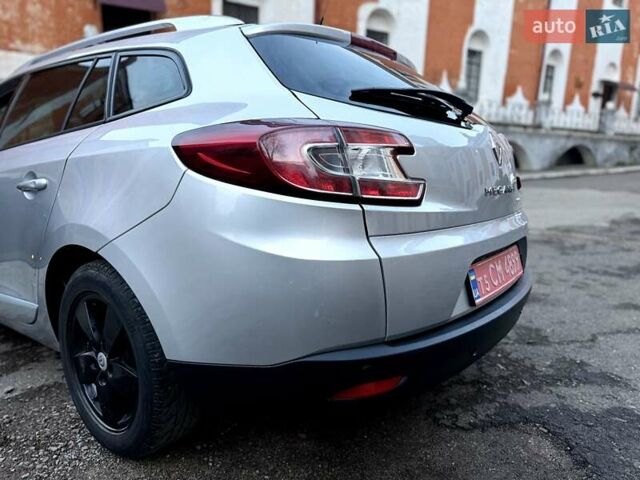 Сірий Рено Меган, об'ємом двигуна 1.6 л та пробігом 230 тис. км за 7700 $, фото 63 на Automoto.ua