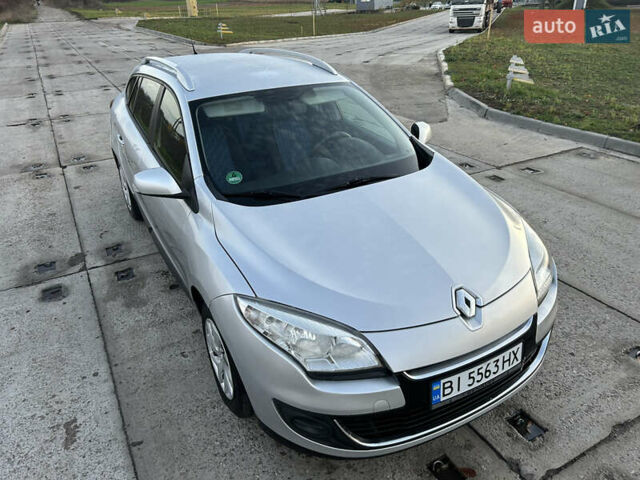 Серый Рено Меган, объемом двигателя 1.46 л и пробегом 250 тыс. км за 7200 $, фото 12 на Automoto.ua