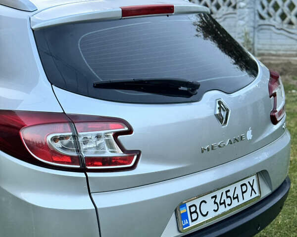 Серый Рено Меган, объемом двигателя 1.46 л и пробегом 228 тыс. км за 9200 $, фото 16 на Automoto.ua