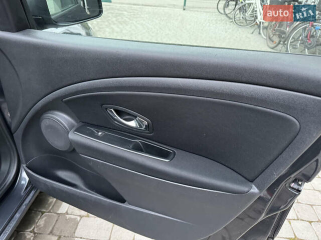 Серый Рено Меган, объемом двигателя 1.46 л и пробегом 285 тыс. км за 7400 $, фото 11 на Automoto.ua