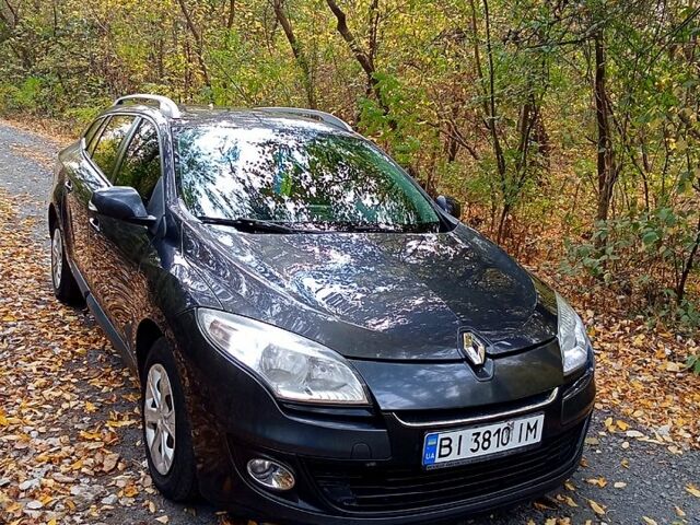 Серый Рено Меган, объемом двигателя 1.5 л и пробегом 325 тыс. км за 7200 $, фото 3 на Automoto.ua