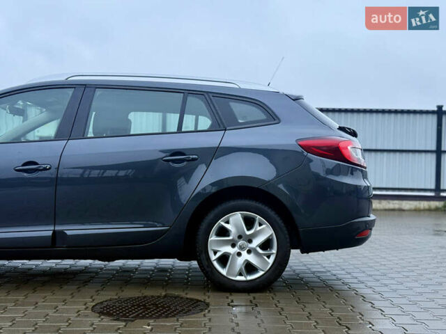 Сірий Рено Меган, об'ємом двигуна 1.6 л та пробігом 243 тис. км за 7499 $, фото 14 на Automoto.ua