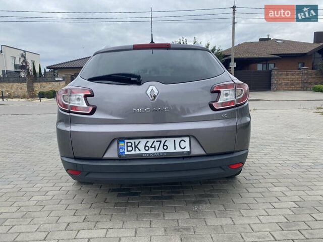 Сірий Рено Меган, об'ємом двигуна 1.5 л та пробігом 245 тис. км за 6800 $, фото 4 на Automoto.ua