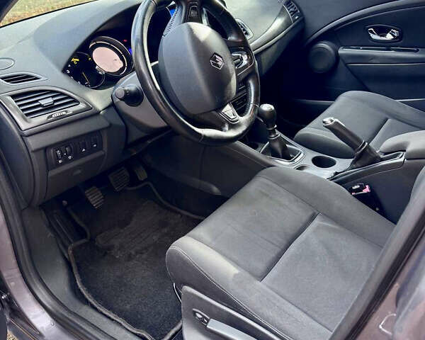 Сірий Рено Меган, об'ємом двигуна 1.46 л та пробігом 254 тис. км за 8900 $, фото 13 на Automoto.ua