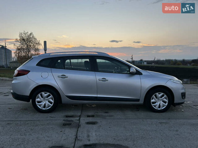 Серый Рено Меган, объемом двигателя 1.46 л и пробегом 250 тыс. км за 7200 $, фото 7 на Automoto.ua