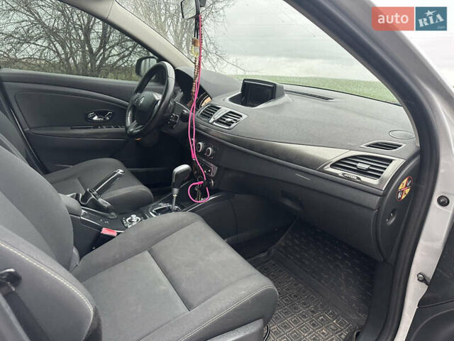 Серый Рено Меган, объемом двигателя 1.46 л и пробегом 236 тыс. км за 6650 $, фото 7 на Automoto.ua