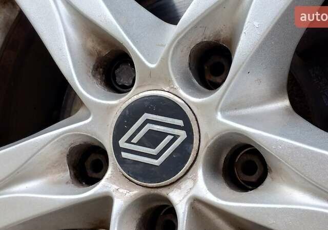 Серый Рено Меган, объемом двигателя 1.5 л и пробегом 250 тыс. км за 8100 $, фото 14 на Automoto.ua