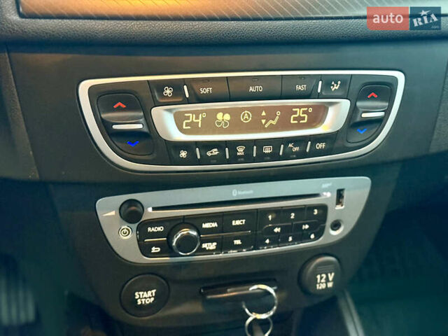 Сірий Рено Меган, об'ємом двигуна 1.6 л та пробігом 243 тис. км за 7499 $, фото 31 на Automoto.ua