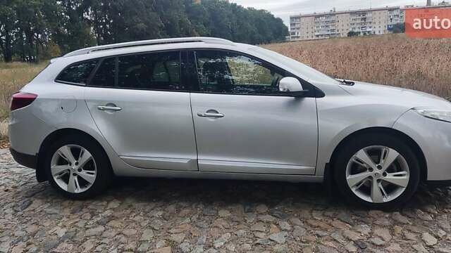 Сірий Рено Меган, об'ємом двигуна 1.6 л та пробігом 245 тис. км за 7800 $, фото 3 на Automoto.ua